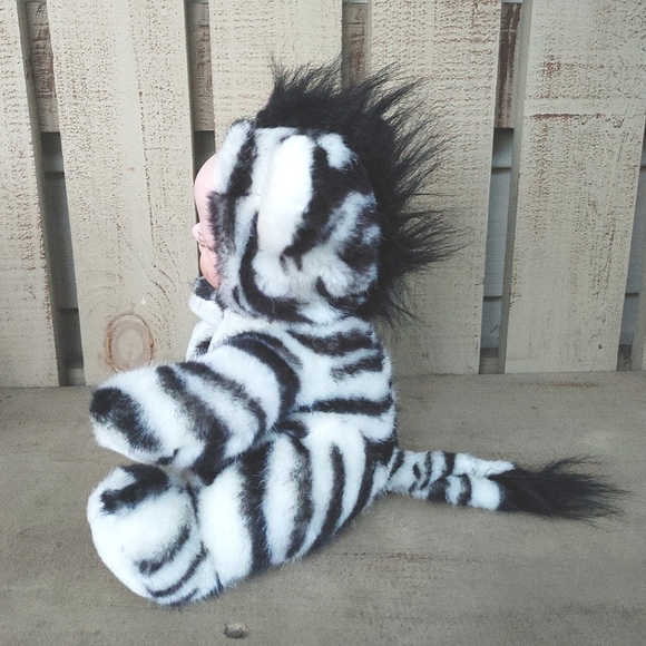 Show Stoppers Born to be Wild Series presents Stripes the Zebra Stuffed Doll 9" - Picture 4 of 12